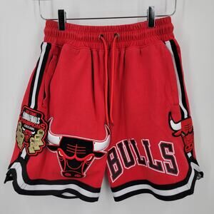 Pro Standard NBA Finals Champions Chicago Bulls Shorts Mens Medium Red